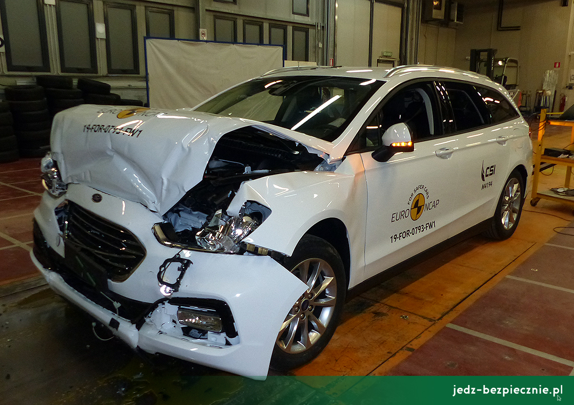 Testy zderzeniowe Euro NCAP - Ford Mondeo V facelifting - uderzenie w przeszkodę stałą