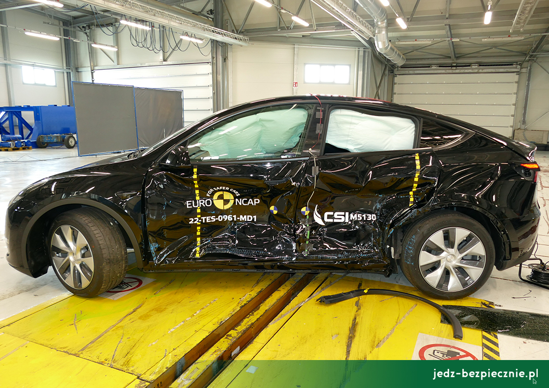 TESTY ZDERZENIOWE EURO NCAP | Tesla Model Y - uderzenie w bok auta