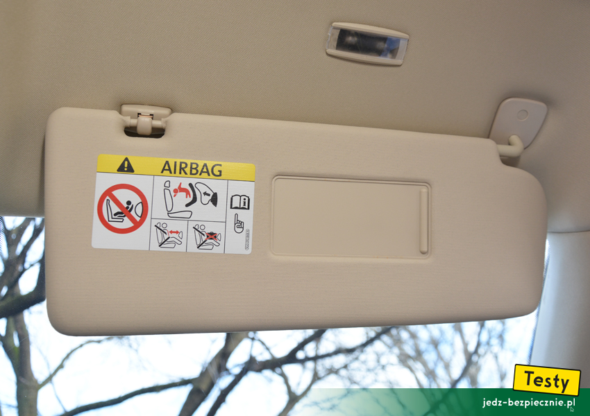 TESTY | Volkswagen Sharan II facelifting - ostrzeżenie na osłonie przeciwsłonecznej pasażera, fotelik dziecięcy tyłem do kierunku jazdy