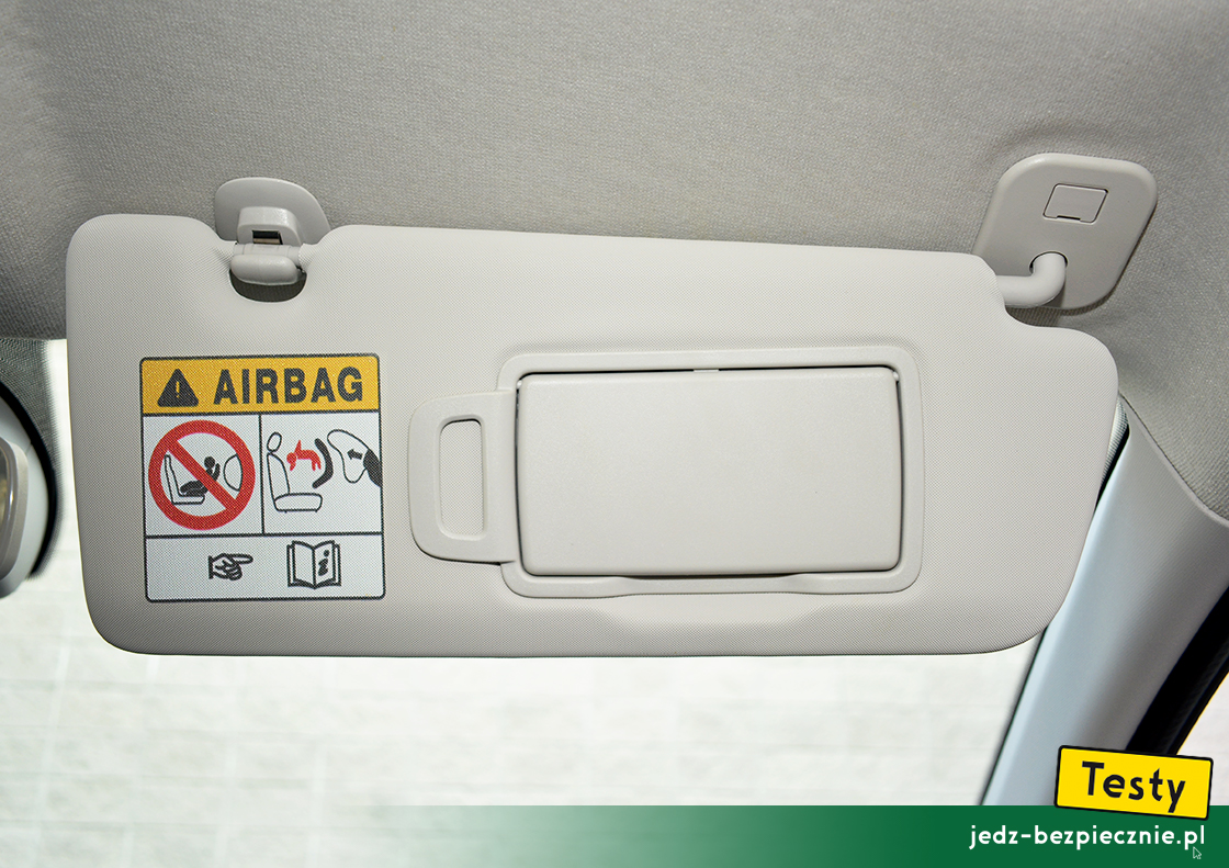 Testy - Dacia Logan III - ostrzeżenie na osłonie przeciwsłonecznej, fotelik dziecięcy tyłem do kierunku jazdy