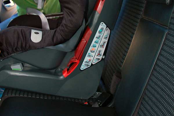 TESTY | Citroen C3 Picasso - próba z montażem fotelika dziecięcego typu Isofix, skrajne miejsce, kanapa