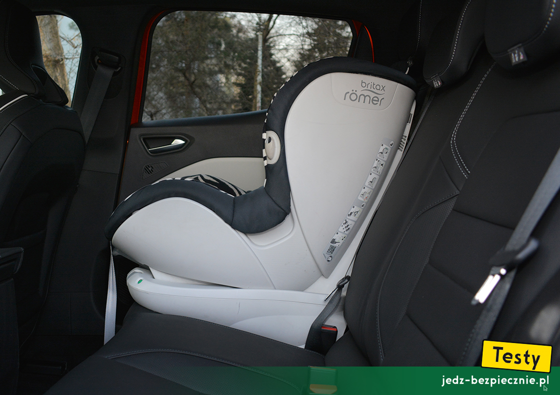Testy - Renault Clio V hatchback - próba z fotelikiem dziecięcym Britax-Romer, przodem do kierunku jazdy, kanapa