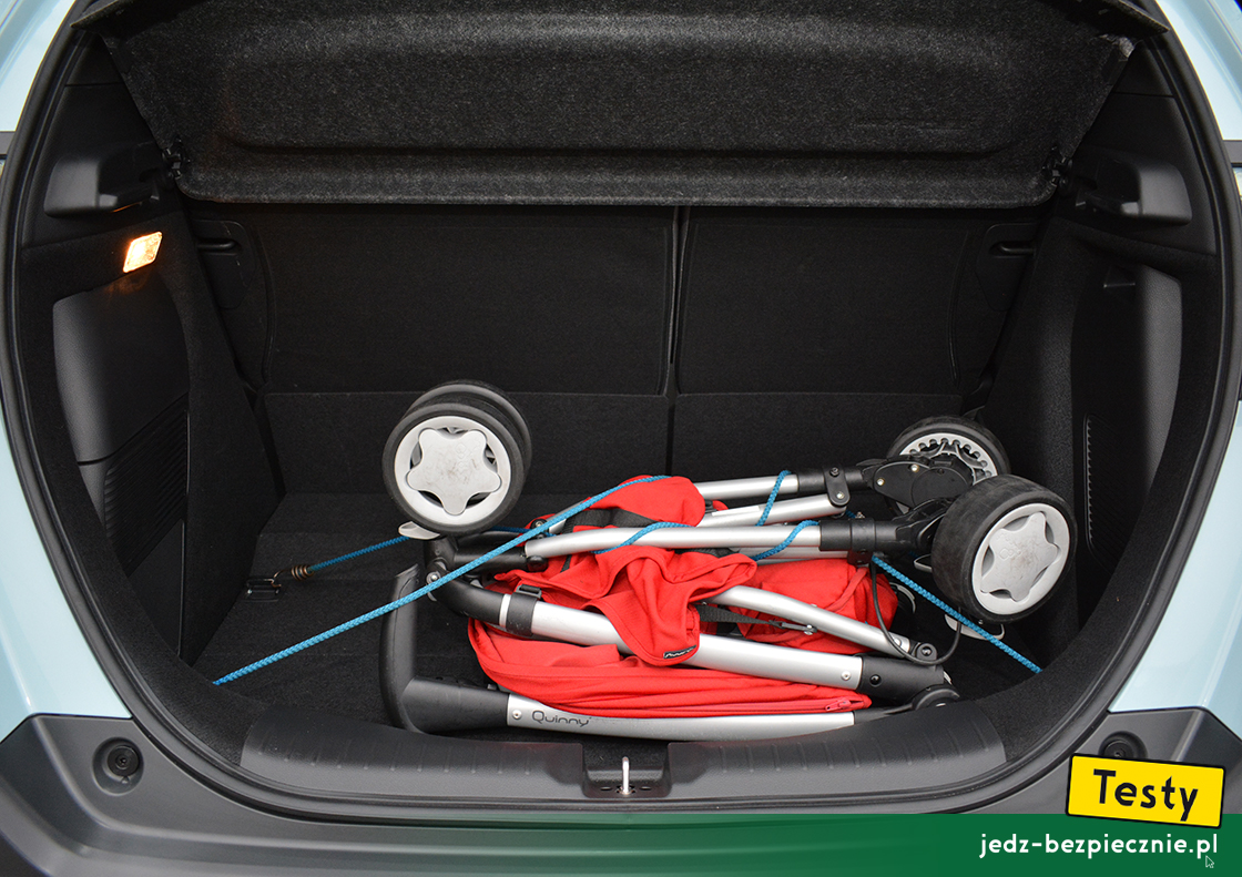 Testy - Honda Jazz IV Crosstar hybrid - próba z pakowaniem do bagażnika wózka - spacerówki Quinny Zapp Xtra2