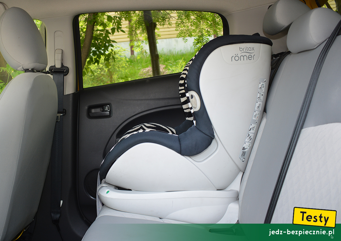 TESTY | Mitsubishi Space Star fl 2020 - próby z montażem fotelika Britax-Romer TriFix, kanapa, przodem do kierunku jazdy