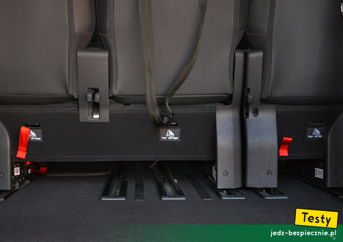 Testy - Peugeot e-Traveller - top-tether w trzecim rzędzie siedzeń