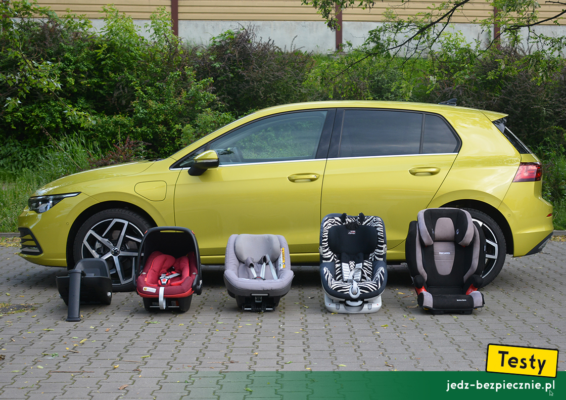 Testy - Volkswagen Golf VIII hatchback eHybrid - próby z montażem fotelików samochodowych dla dzieci, pas bezpieczeństwa, Isofix, i-size, top-tether