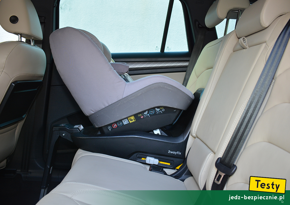Testy - Skoda Kodiaq fl II 5-osobowa - próba z ustawieniem na bazie 2WayFix fotelika Maxi-Cosi 2WayPearl, Isofix, i-Size, kanapa, tyłem do kierunku jazdy