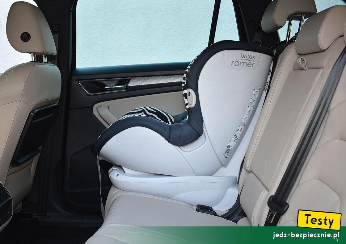 Testy - Skoda Kodiaq fl II 5-osobowa - próba z montażem fotelika Britax-Romer, kanapa, Isofix, top-tether, przodem do kierunku jazdy