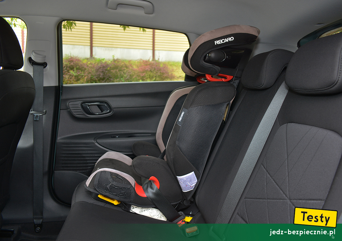 Testy - Hyundai Bayon - próba z montażem fotelika Recaro z grupy 2-3, kanapa, Isofix, przodem do kierunku jazdy