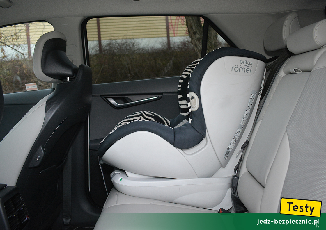 Testy - Kia Niro II EV - montaż na kanapie fotelika dziecięcego, grupa 1, Isofix, top-tether, Britax-Romer, przodem do kierunku jazdy