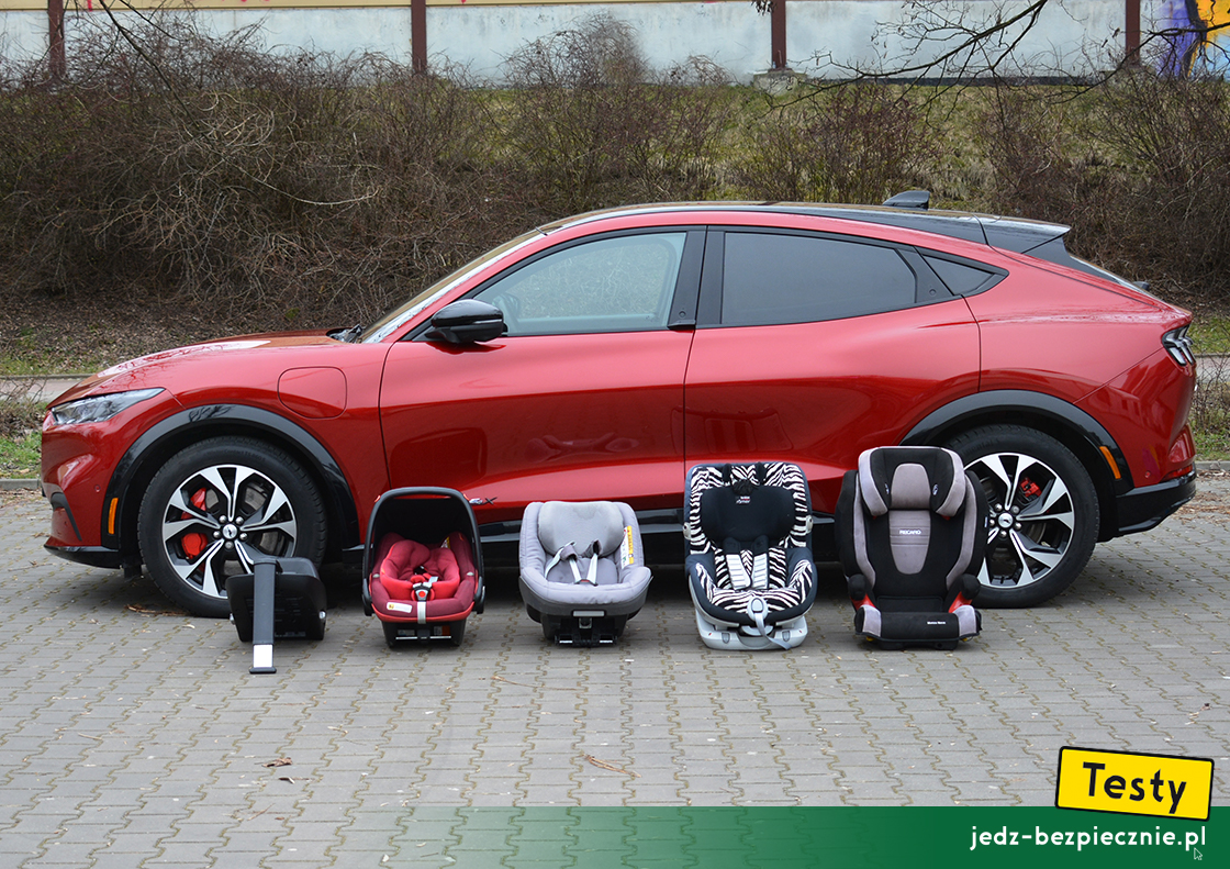 Testy - Ford Mustang Mach-E AWD - próby z montażem fotelików samochodowych dla dzieci, pas bezpieczeństwa, Isofix, i-size, top-tether, tyłem, przodem, do kierunku jazdy