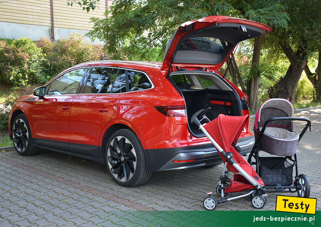 Testy - Skoda Enyaq iV 80x 4x4 - próby z pakowaniem do bagażnika wózków dziecięcych