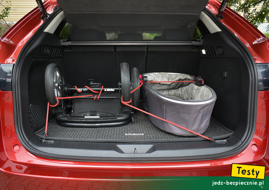 Testy - Mazda CX-60 plug-in - próba z zapakowaniem do bagażnika wózka dziecięcego X-lander, gondola, podwozie