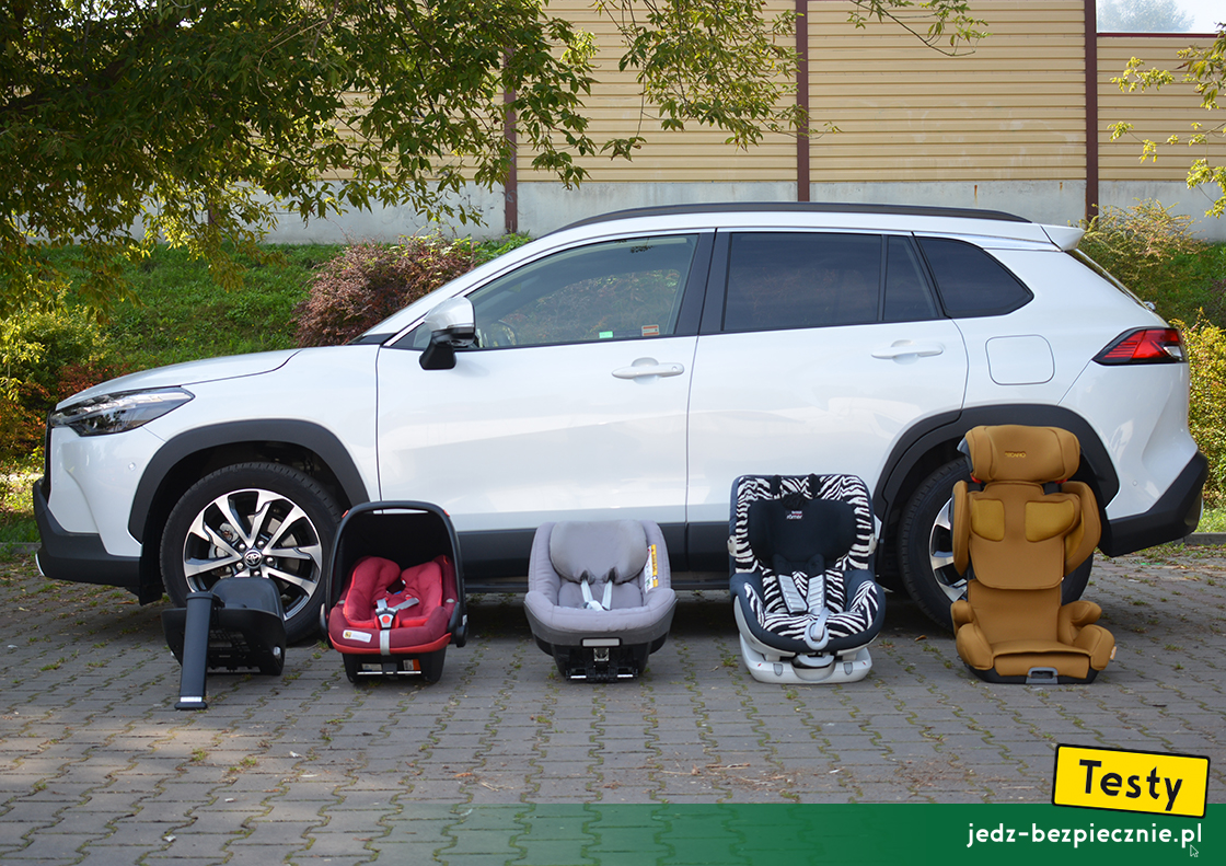 Testy - Toyota Corolla Cross - próby z montażem fotelików samochodowych dla dzieci, pas bezpieczeństwa, Isofix, i-size, top-tether, tyłem, przodem, do kierunku jazdy