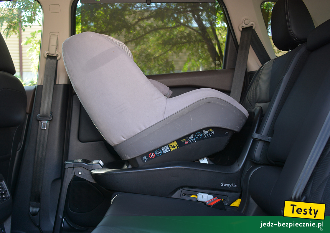 Testy - Nissan X-Trail - próba z montażem fotelika samochodowego Maxi-Cosi, baza, Isofix, i-size, tyłem do kierunku jazdy
