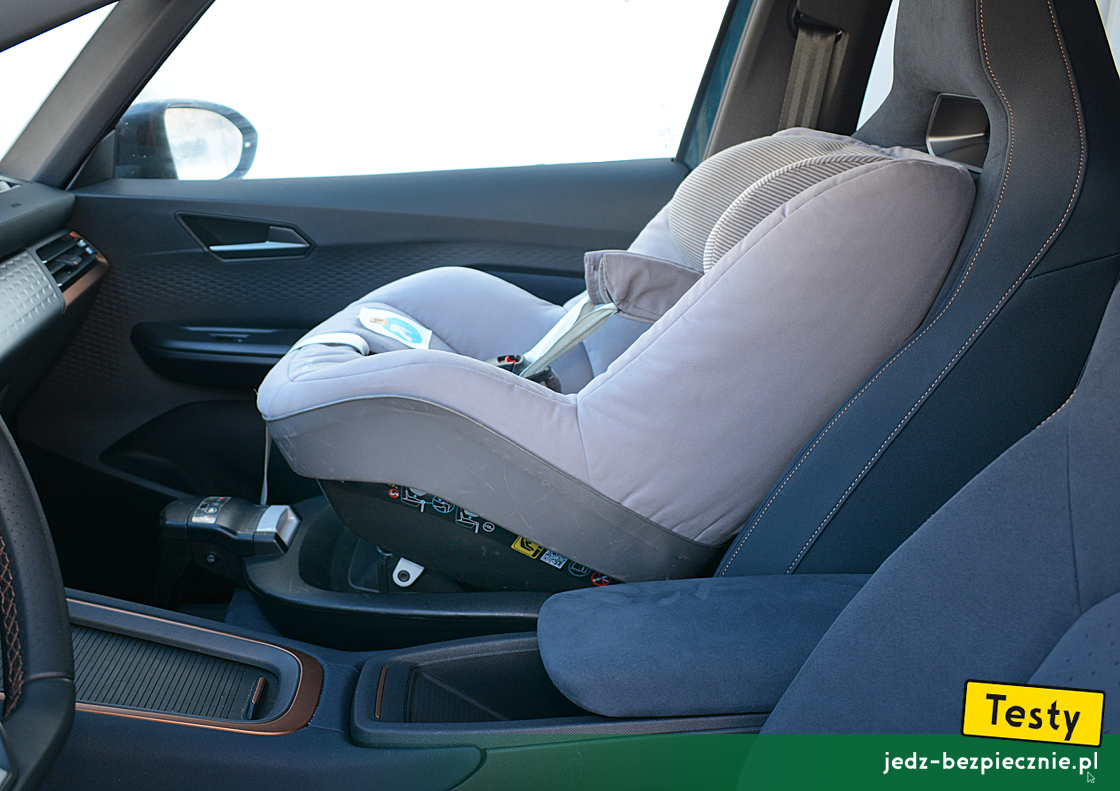 Testy - Cupra Born - montaż fotelika z grupy 0/0+, Isofix, i-Size, przodem do kierunku jazdy, fotel pasażera
