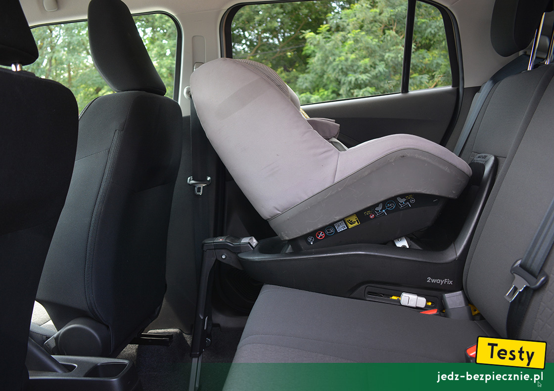 Testy - Suzuki Swift VII - fotelik dziecięcy, Isofix, i-Size, baza, noga stabilizująca, tyłem do kierunku jazdy, kanapa
