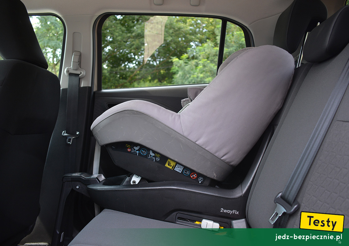 Testy - Suzuki Swift VII - fotelik dziecięcy, Isofix, i-Size, baza, noga stabilizująca, przodem do kierunku jazdy, kanapa