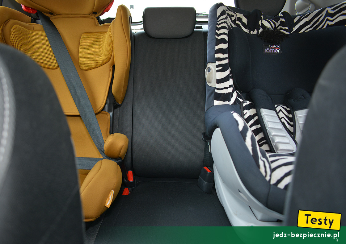 Testy - Suzuki Swift VII - dziecko bez fotelika na środkowym miejscu kanapy