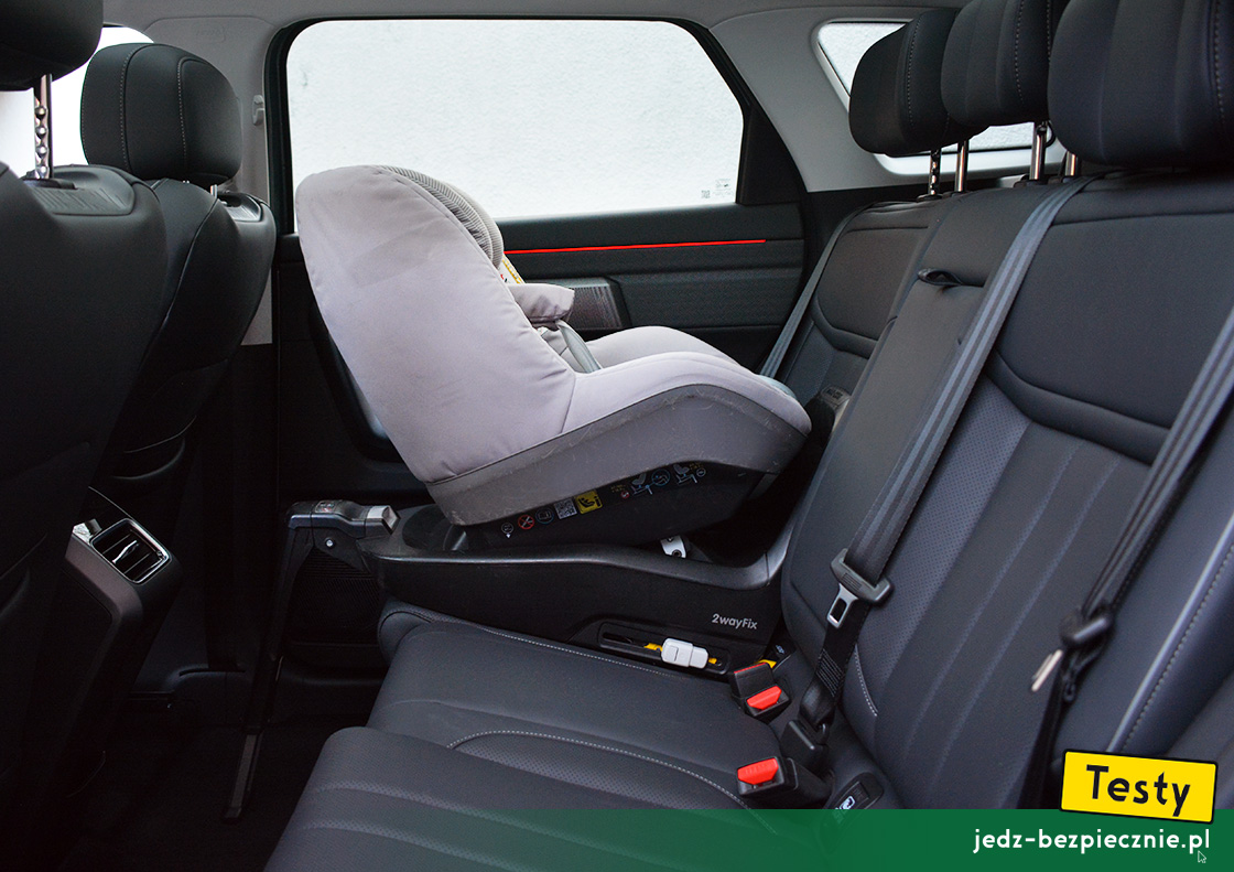 TESTY | Jaecoo 7 - montaż fotelika, grupa 0/1, Maxi-Cosi, 2WayPearl, baza Isofix, i-Size, tyłem do kierunku jazdy, kanapa