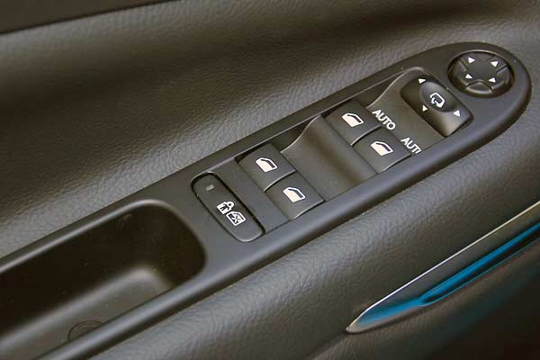 TESTY | Citroen C3 Picasso - blokada sterowania szybami i otwarcia drzwi