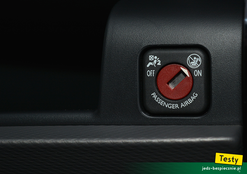 TESTY | Citroen C4 Cactus - wyłącznik poduszki powietrznej pasażera, fotelik dziecięcy tyłem do kierunku jazdy