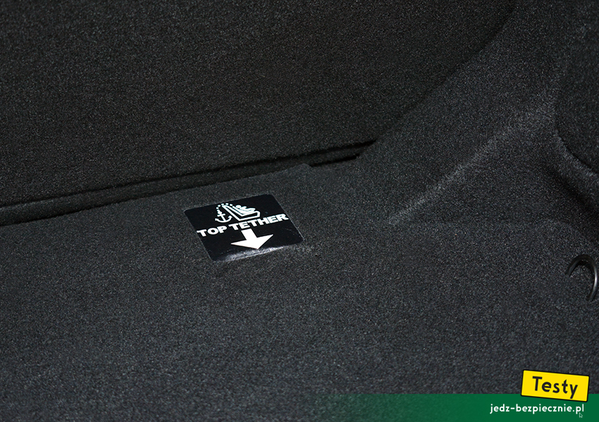 TESTY | Dziecko w Peugeot 308 II hatchback - top-tether, mocowanie, fotelik dziecięcy
