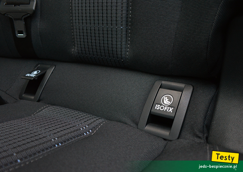 TESTY | Dziecko w Peugeot 308 II hatchback - mocowania Isofix, kanapa, skrajne miejsca, i-Size