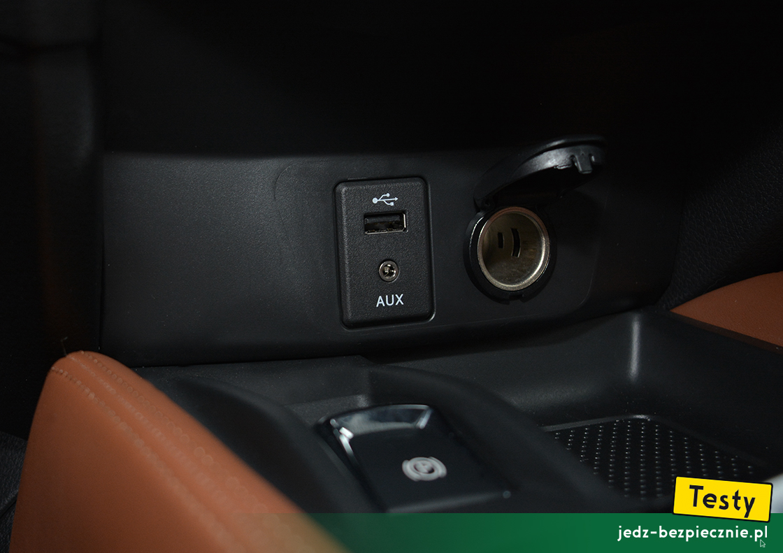 Testy - Nissan X-Trail III - port USB i gniazdko 12V
