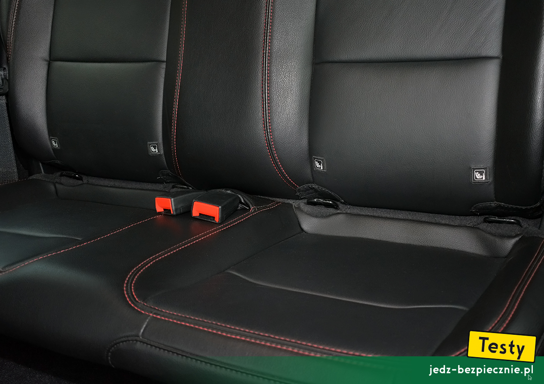 Testy - Jeep Wrangler JL - mocowania Isofix, standard i-Size, na kanapie