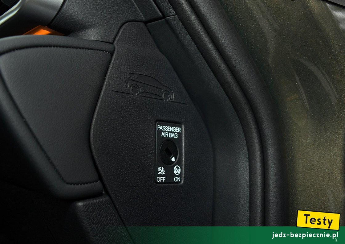 TESTY | Volkswagen ID.3 Neo | przełącznik do zmiany statusu przedniej poduszki powietrznej pasażera