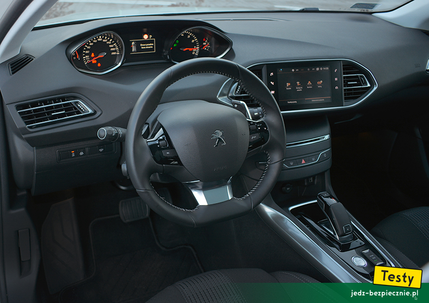 TESTY | Peugeot 308 - kokpit auta po faceliftingu, 2018