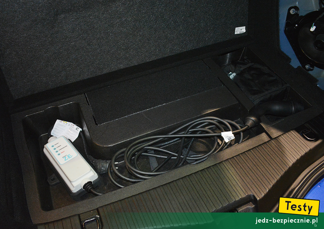 Testy - Renault Megane IV Grandtour FL Plug-in - kabel do ładowania z gniazdka domowego 230V