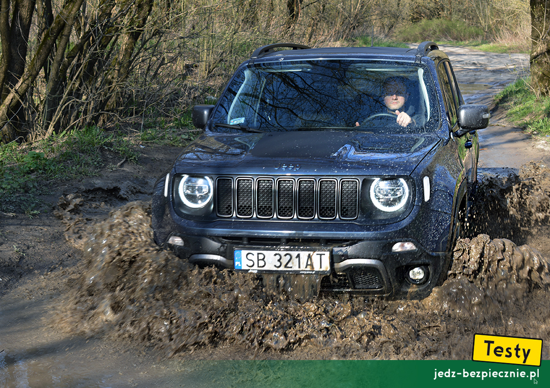 Testy - Jeep Renegade 4xe - przód auta w uterenowionej wersji Trailhawk