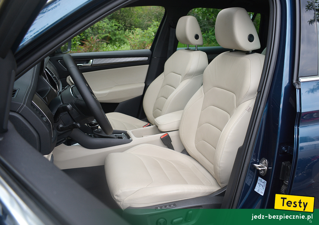 Testy - Skoda Kodiaq fl II 5-osobowa - fotele z jasną tapicerką skórzaną