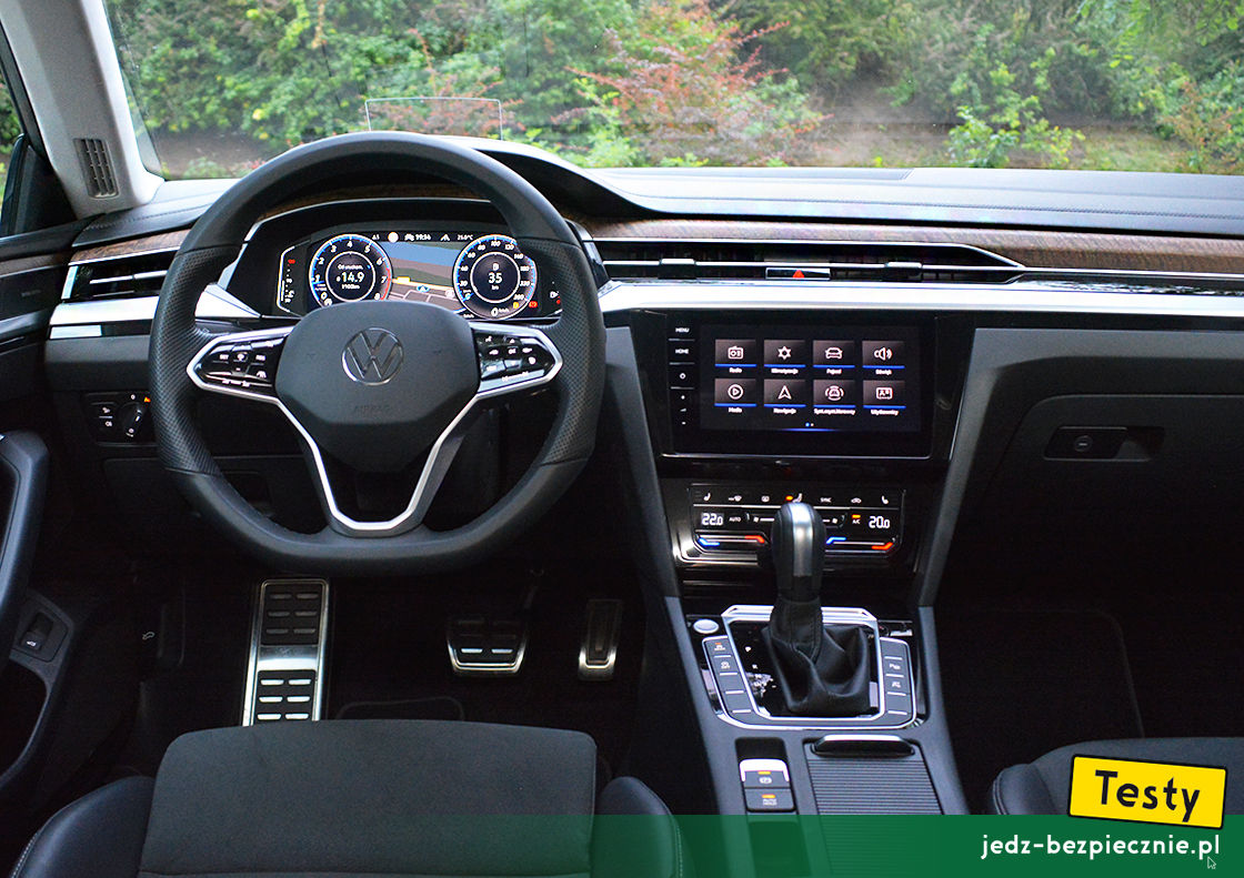 Testy - Volkswagen Arteon Shooting Brake - kokpit bazowej wersji wyposażenia Elegance