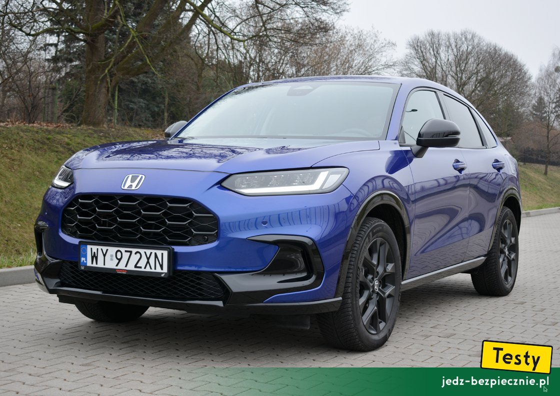 Testy - Honda ZR-V e:HEV - przód auta wersji Sport w kolorze Still Night Pearl