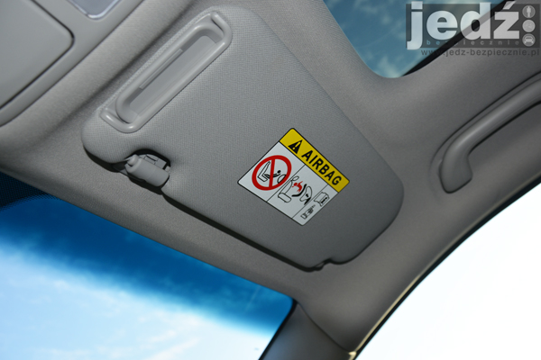 TESTY | Hyundai ix35 - zalety, większe osłony przeciwsłoneczne