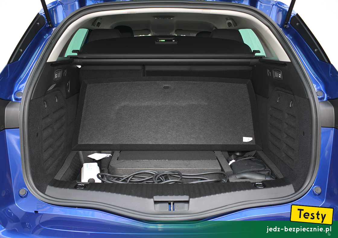 Testy - Renault Megane IV Grandtour fl plug-in - plusy - bagażnik Megane hybrydy plug-in