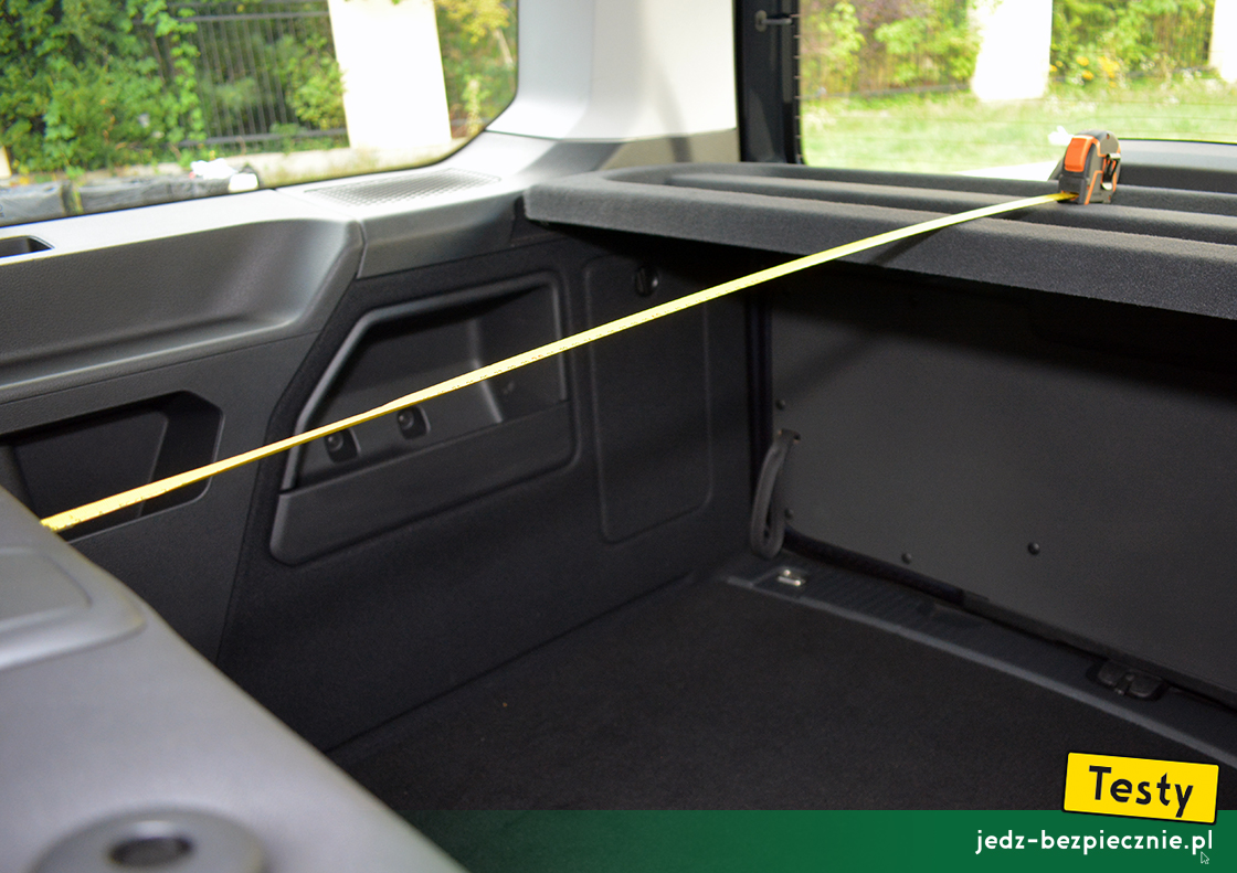 Testy - Ford Grand Tourneo Connect III 5-osobowy - półka nad przestrzenią bagażnika